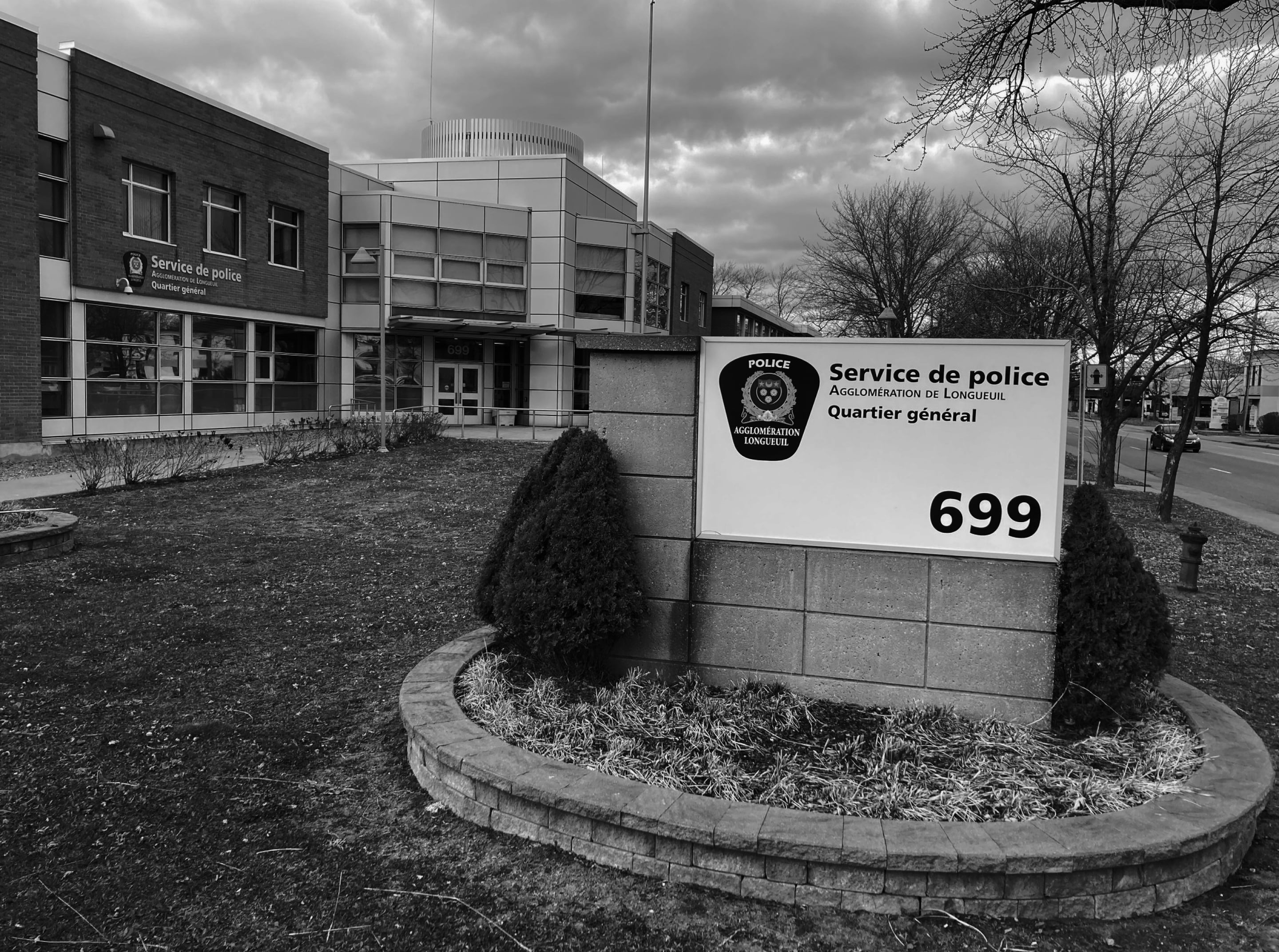 Quartier général su Service de police de l’agglomération de Longueuil. Photo TIRÉE DE LA PAGE FACEBOOK Du SPAL, traitement photo le journal de montréal