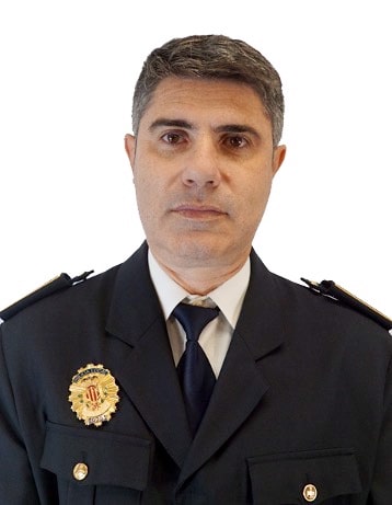 Eduardo Bonet Ribera, agent protecteur pour la Police locale de Valence.