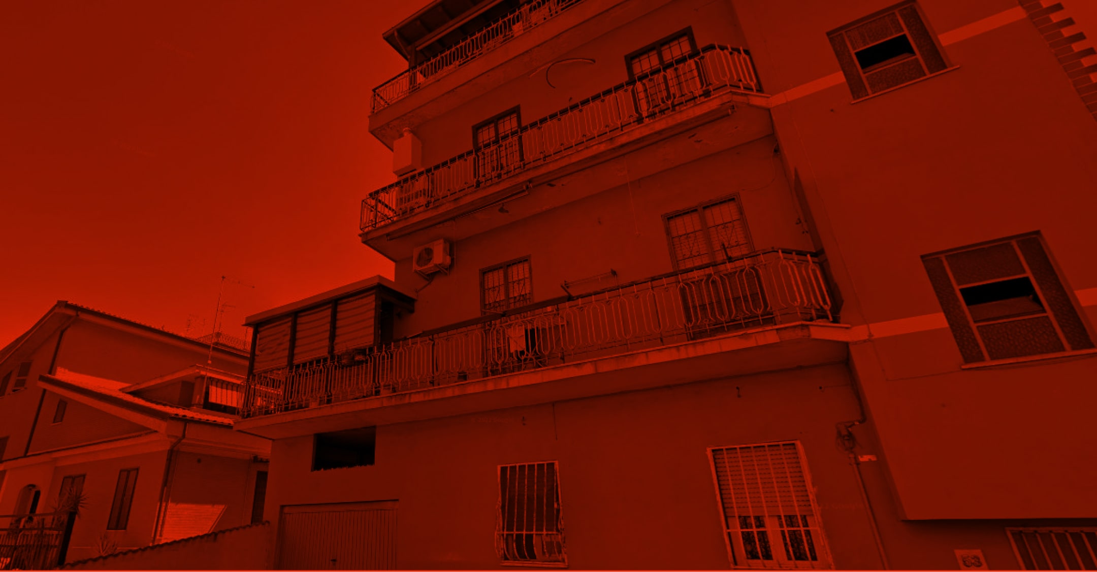 Arrestation par le Groupe tactique d'intervention du SPVQ Perquisition du Groupe tactique d'intervention du SPVQ